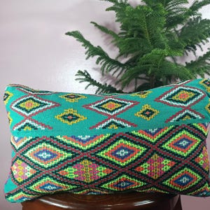 Moroccan Pillow, Berber Rug Throw Pillow, Bohemian Cushion Cover, Moroccan Ethnic Pillow, Cozy vintage Pillow Cover