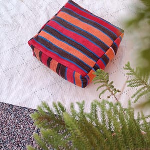 Handwoven Berber Kilim Pouf Cover: Bohemian Wool Floor Cushion (60x60 cm)