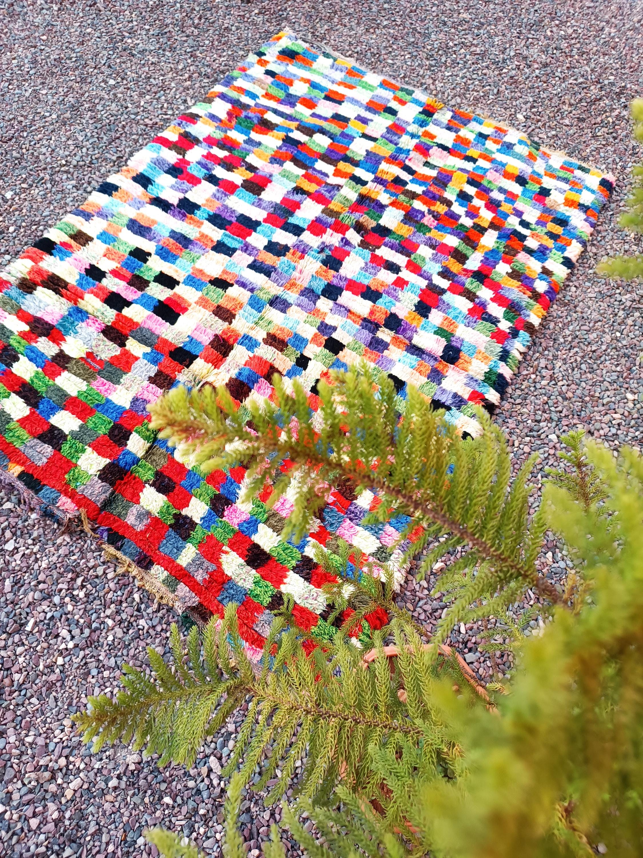 ヴィンテージモロッコラグ：手織りチェック柄コットンランナー、6.7 x