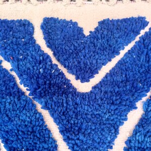 Moroccan Blue Rug with White Accents – Modern Handmade Wool Carpet – Living Room Area Rug