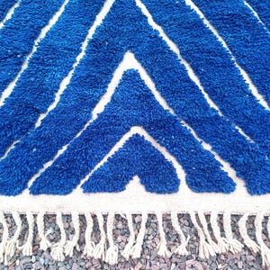 Moroccan Blue Rug with White Accents – Modern Handmade Wool Carpet – Living Room Area Rug