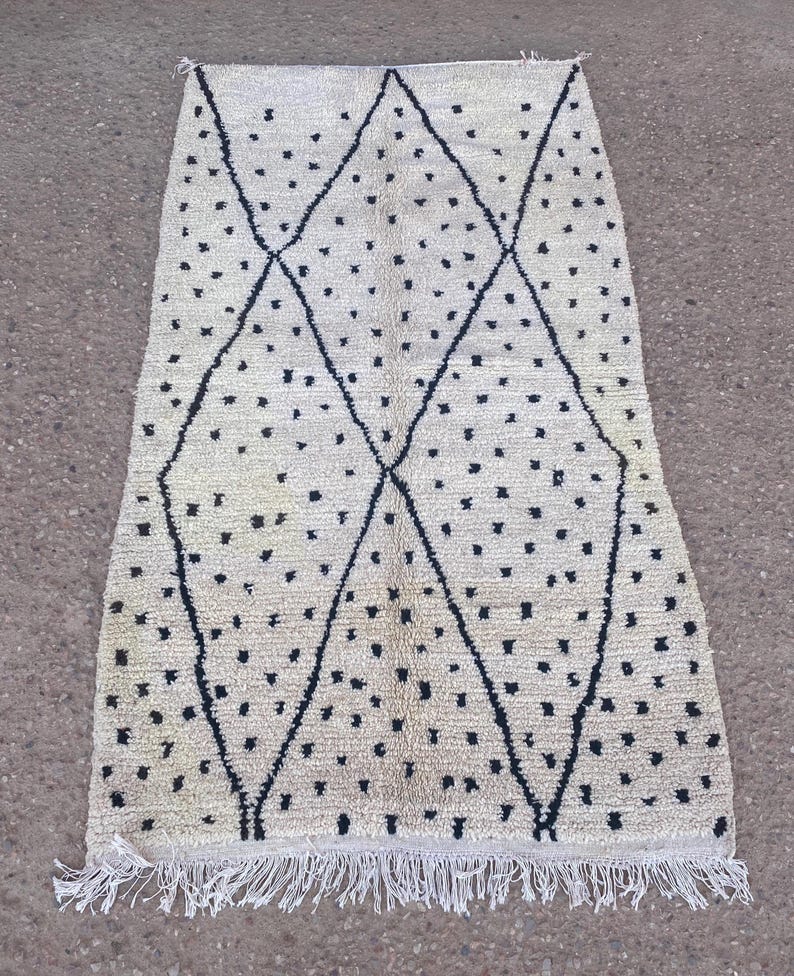 minimalist wool rug, handmade berber carpet, modern boho room decor, soft wool wall carpet, cozy neutral area rug, moroccan handmade rug, geometric wool design