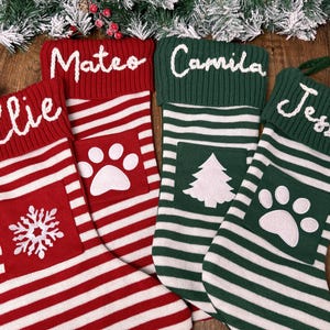 Aangepaste kous voor huisdieren, aangepaste GEBORDUURDE kerstsokken, gepersonaliseerde kous voor hondenkerstpoot met naam, kerstcadeau hond