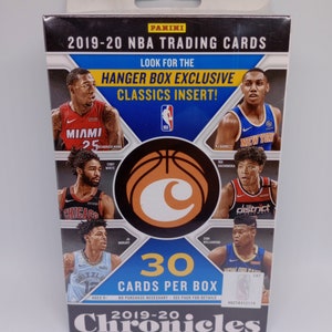パニーニ クロニクルズ 2019-20 NBA バスケットボール ハンガーボックス限定 - カード30枚入りボックス - チェイス限定ルーキージャージオートレッドパラレル入り
