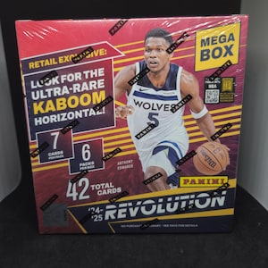 パニーニ レボリューション 2024-25 NBA バスケットボール メガボックス限定 - 新品 工場未開封 - プリズムカード 8 枚、インサート 4 枚、ルーキーカード 3 枚が保証