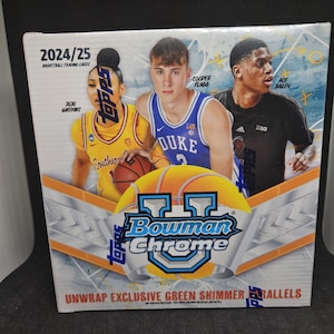 Méga boîte de basket-ball universitaire Bowman chromée Topps 2024-25 - Neuve scellée - Chance de débutant Cooper Flagg - 12 prix scintillants verts