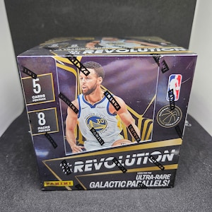 Panini Revolution 2023-24 NBA Hobby Box - Neuve scellée - 4 cartes Rookie 4 inserts 8 parallèles garantis + Blaster Box