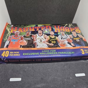 Panini Haunted Hoops 2023-24 NBA 40 paquets de 120 cartes - Nouveau scellé - Rookies et inserts