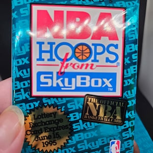 NBA Hoops Skybox 1994-95 Serie 1 Basketball Karten - 1 Packung mit 12 Karten - Neu ab Werk versiegelt