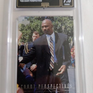 Michael Jordan 1997 Upper Deck #165 Court Perspectives Bulls NBA Card GMA 7.5 Near Mint+