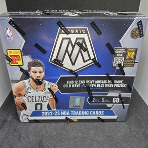 Panini Mosaic 2022-2023 NBA Asia TMall Box Exclusive - Neuve scellée en usine - 12 prix mosaïque rouge/or/bleu