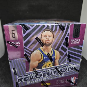 Caja de afición de baloncesto de la NBA Panini Revolution 2018-19 - Nueva sellada de fábrica - 4 insertos, 8 Prizms, 4 tarjetas de novato garantizadas