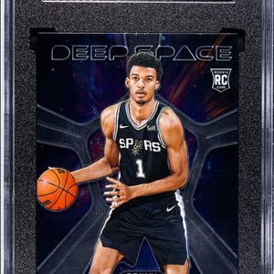 ビクター・ウェンバンヤマ 2023-24 Panini Select Courtside Blue