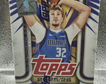 Caja de valor Topps Flagship 2025-26 NBA Basketball Blaster - Nueva, sellada de fábrica - Tarjetas de novato de Chase Cooper Flagg