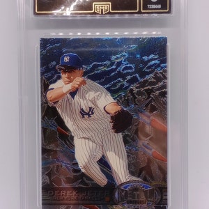 Tarjeta de calificación de la MLB de Derek Jeter 1997 Skybox Metal Universe #118 Hologram Universe GMA 9 Mint