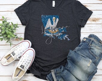 Louisiana Girl Leopard Print State Flag in state shape, Louisiana flag tee, Leopard print Louisiana outline, Louisiana vacation tee