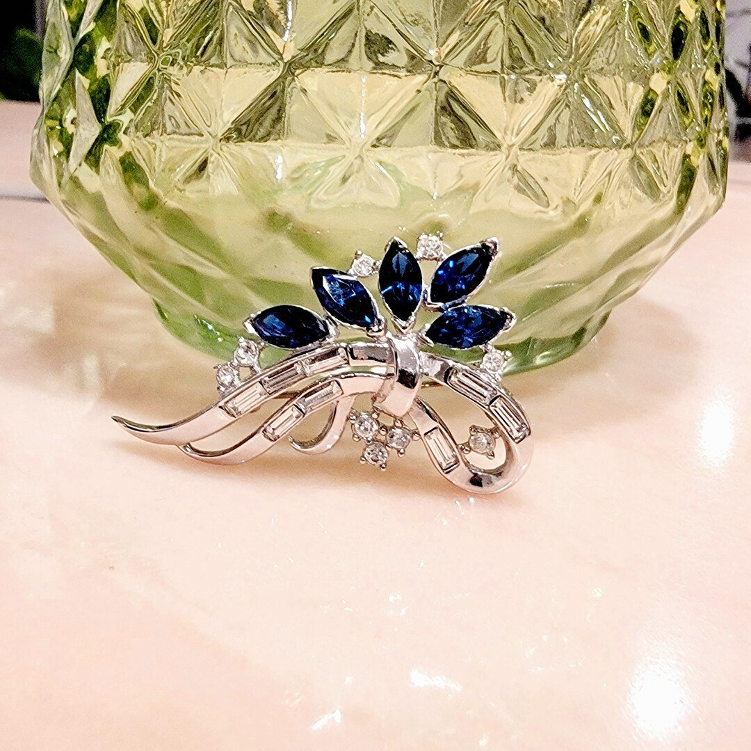 TRIFARI BROOCH - Etsy