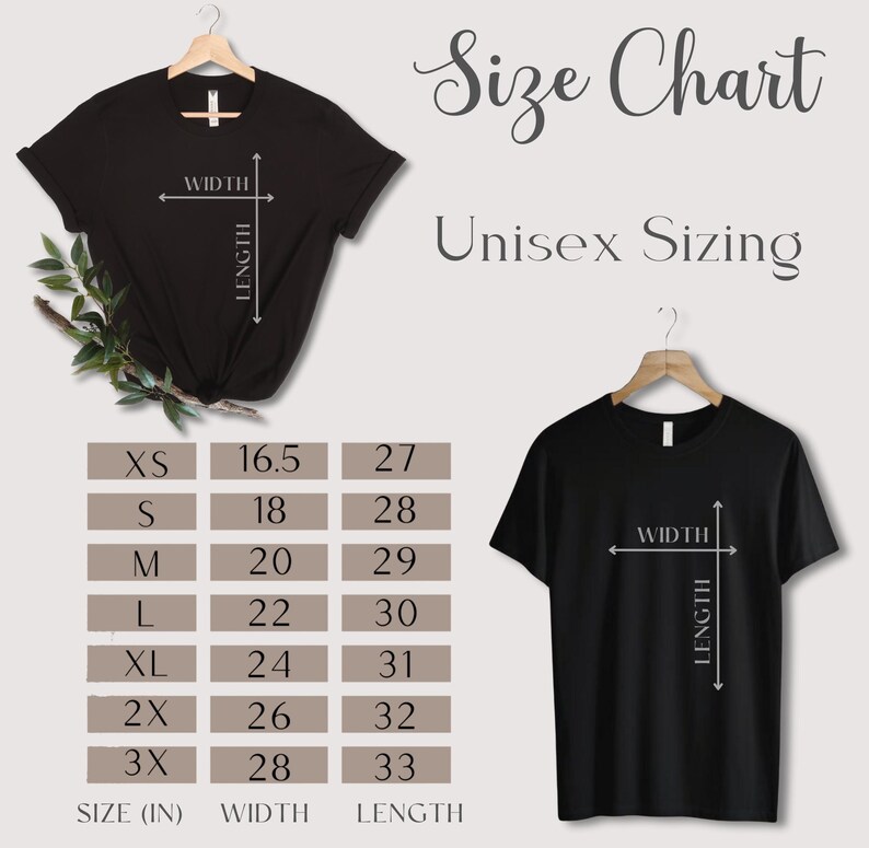 Puede incluir: Camisetas negras en perchas, mostrando una tabla de tallas para tallas unisex. La tabla enumera las tallas XS a 3X con medidas de ancho y largo en pulgadas. Tambi&eacute;n se ve el texto "Size Chart" y "Unisex Sizing".