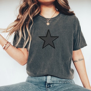 Black Star Shirt, 90&#39;s Aesthetic, Alt Clothing, Grunge Star T-shirt, Streetwear, Gift for Her, Plus Size Grunge, Comfort Colors® Shirt