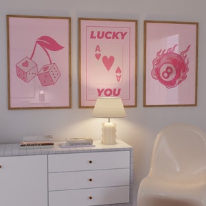 Lucky You Print Set de 3-Rosa Lucky You Wall Art-Preppy Pink Posters-Cute Girly Poster-Trendy Retro Poster Set-Trendy Poster-Lucky You Print
