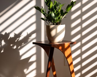 Soporte para plantas, soporte para plantas retro moderno de mediados de siglo, madera maciza hecha a mano, tinte de madera oscura, mesa auxiliar, mesa pequeña