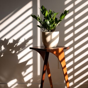 Plant stand, mid-century modern retro plant stand, handmade solid wood, dark wood stain, side table, small table