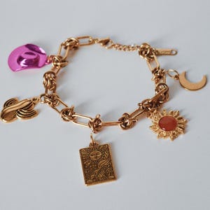 Wilde westen cowboy gouden bedelarmband **EEN VAN EEN** (~unieke, ongebruikelijke cowgirl natuur westerse charmes, zonnehoed bloem tarotkaart cactus ~)
