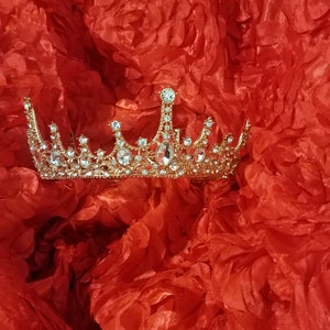Women&#39;s Sparkly Crown