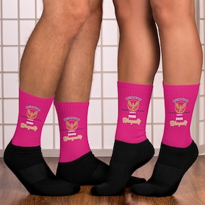 Delta Psi Rho Custom Crew Socken - Sublimierte Socken mit gepolstertem Boden