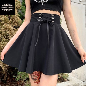 Y2K Flared Goth Schoolgirl Skirt, Dark Versatile Mini Skater Skirt, Punk High Street Harajuku Skirt, Grunge Retro Alt Girl Skirt