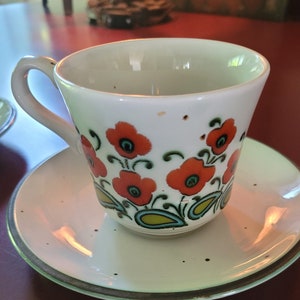 Super Lovely Vintage Thompson Bros Tea Cups and Saucers..Made in England where tea is serious!
