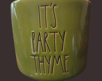 Rae Dunn Thyme Pot... ¡Es el momento perfecto para una fiesta!