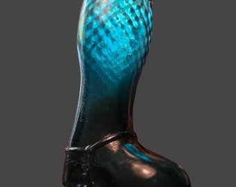 Decantador o jarra de cerveza con forma de bota de montar de color azul verdoso... ¿años 60-70?