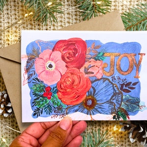 Radiant Joy in Bloom Tarjeta de felicitación de acuarela pintada a mano con rosas rojas y peonía metálica Tarjeta de felicitación navideña idea de regalo en blanco