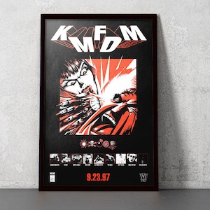 Peut inclure: Affiche noir et blanc avec le texte "KMFDM" en grandes lettres grasses. L'affiche présente une image graphique d'une femme sur un fond rouge et blanc. Le texte "9.23.97" est en bas de l'affiche.