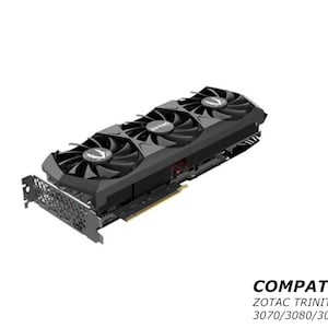 Puede incluir: Una tarjeta gr&aacute;fica ZOTAC TRINITY negra con tres ventiladores. La tarjeta es compatible con las series GeForce RTX 3070, 3080 y 3090.