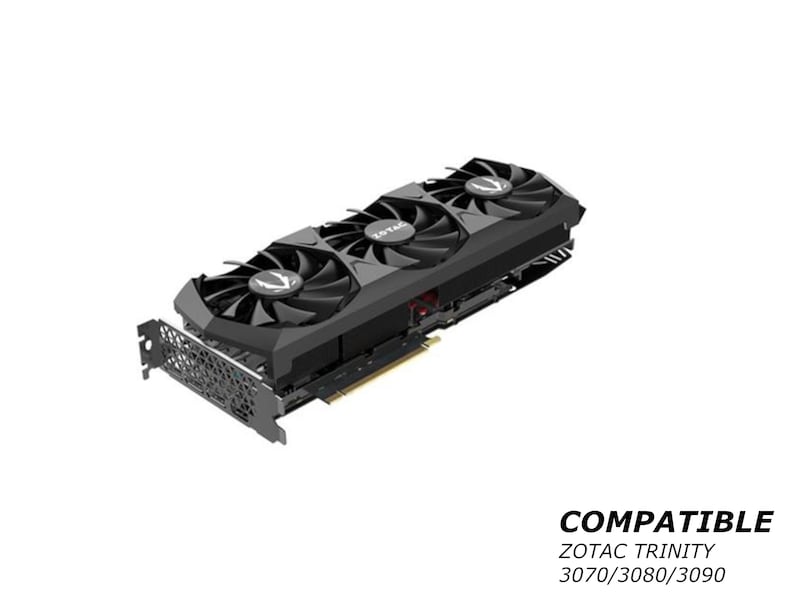Puede incluir: Una tarjeta gr&aacute;fica ZOTAC TRINITY negra con tres ventiladores. La tarjeta es compatible con las series GeForce RTX 3070, 3080 y 3090.