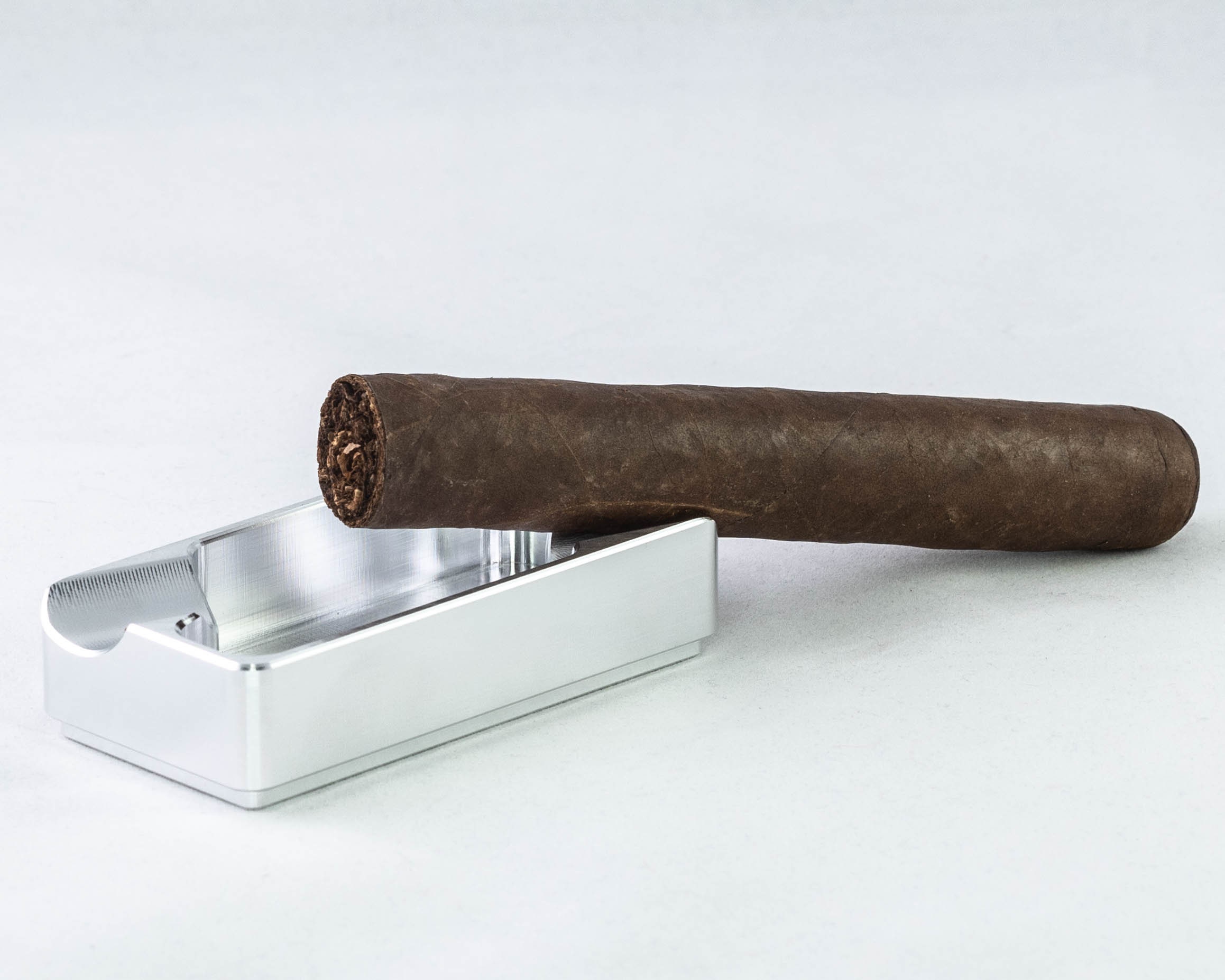 洋書 Compacts and Smoking Accessories Smoke Space - Cigarette Case - Lighter - Smoking Accessories