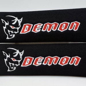 2 pezzi (1 PAIO) Cuscino per cintura di sicurezza morbida con ricamo Demone - Nero/Rosso/Blu/Grigio/Giallo/Verde/Rosa/Marrone/Bianco