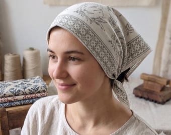 Bandana de algodão com estampa artesanal em bloco | Lenço de cabeça floral cinza | Acessório de cabelo boho | Lenço de pescoço com estampa indiana em bloco | Lenço quadrado 21x21 feminino