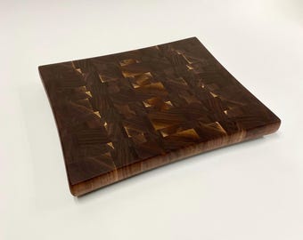 End Grain Cutting Board - Walnut