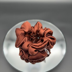 RM LOOP Scrunchies - Set of 2 Silk dark brown