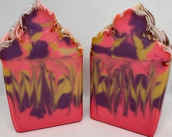 Frosted Sugar Plum Scented Soap (4oz)
