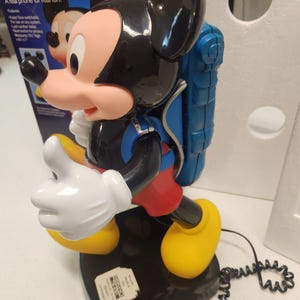 Teléfono de viaje vintage de Mickey Mouse Tyco de los años 80, con mochila, caja e instrucciones. imagen 2