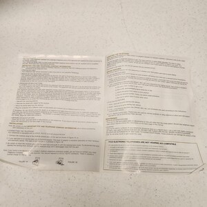 Teléfono de viaje vintage de Mickey Mouse Tyco de los años 80, con mochila, caja e instrucciones. imagen 19