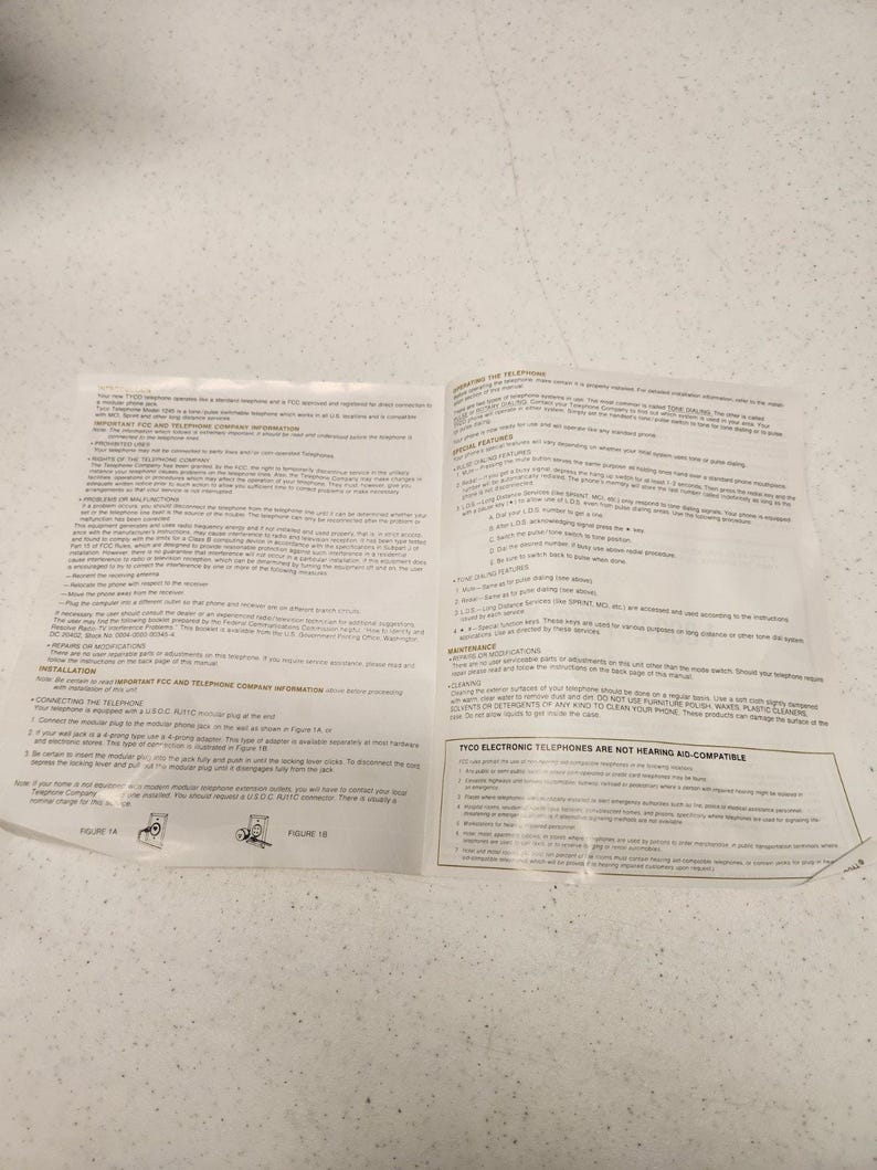 Teléfono de viaje vintage de Mickey Mouse Tyco de los años 80, con mochila, caja e instrucciones. imagen 19