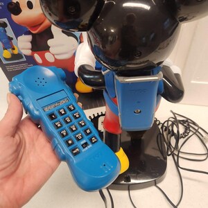 Teléfono de viaje vintage de Mickey Mouse Tyco de los años 80, con mochila, caja e instrucciones. imagen 8