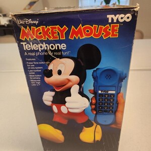 Teléfono de viaje vintage de Mickey Mouse Tyco de los años 80, con mochila, caja e instrucciones. imagen 11