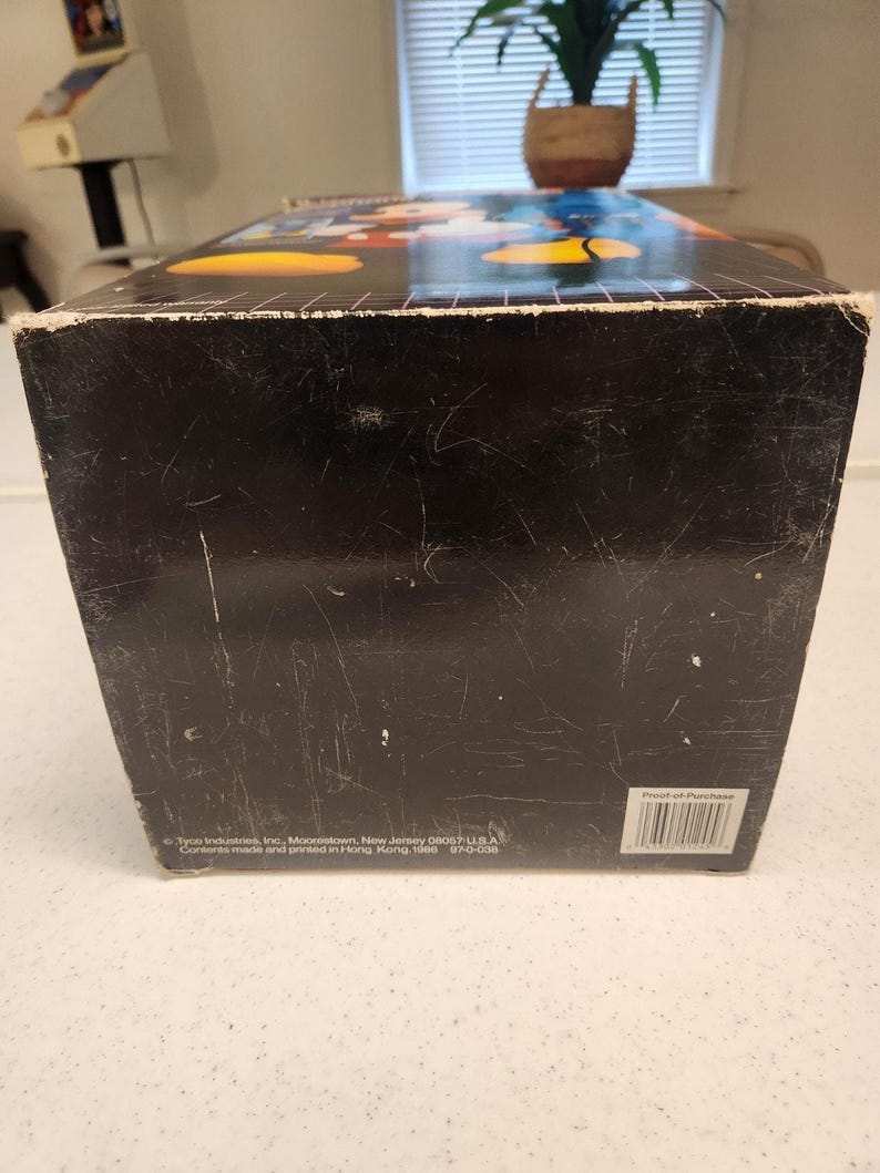 Teléfono de viaje vintage de Mickey Mouse Tyco de los años 80, con mochila, caja e instrucciones. imagen 14