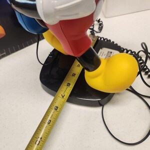 Teléfono de viaje vintage de Mickey Mouse Tyco de los años 80, con mochila, caja e instrucciones. imagen 5